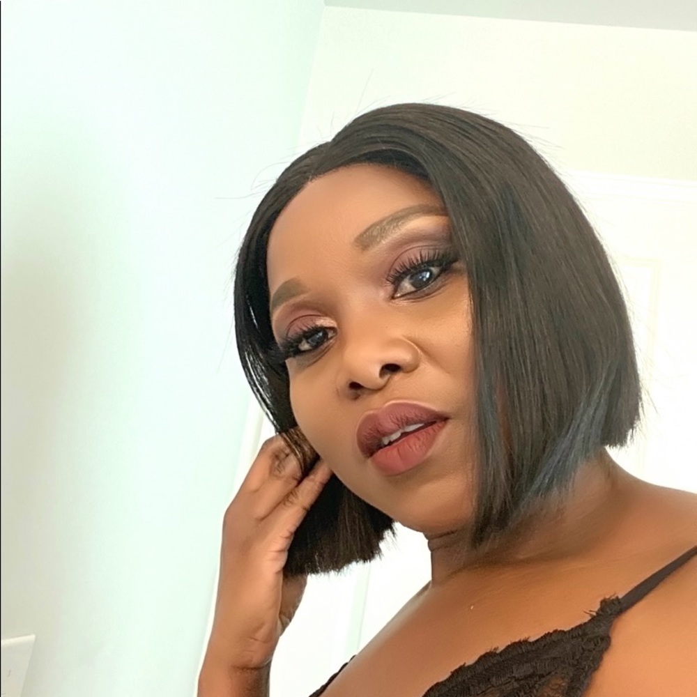 Meet your Posher, Adeola